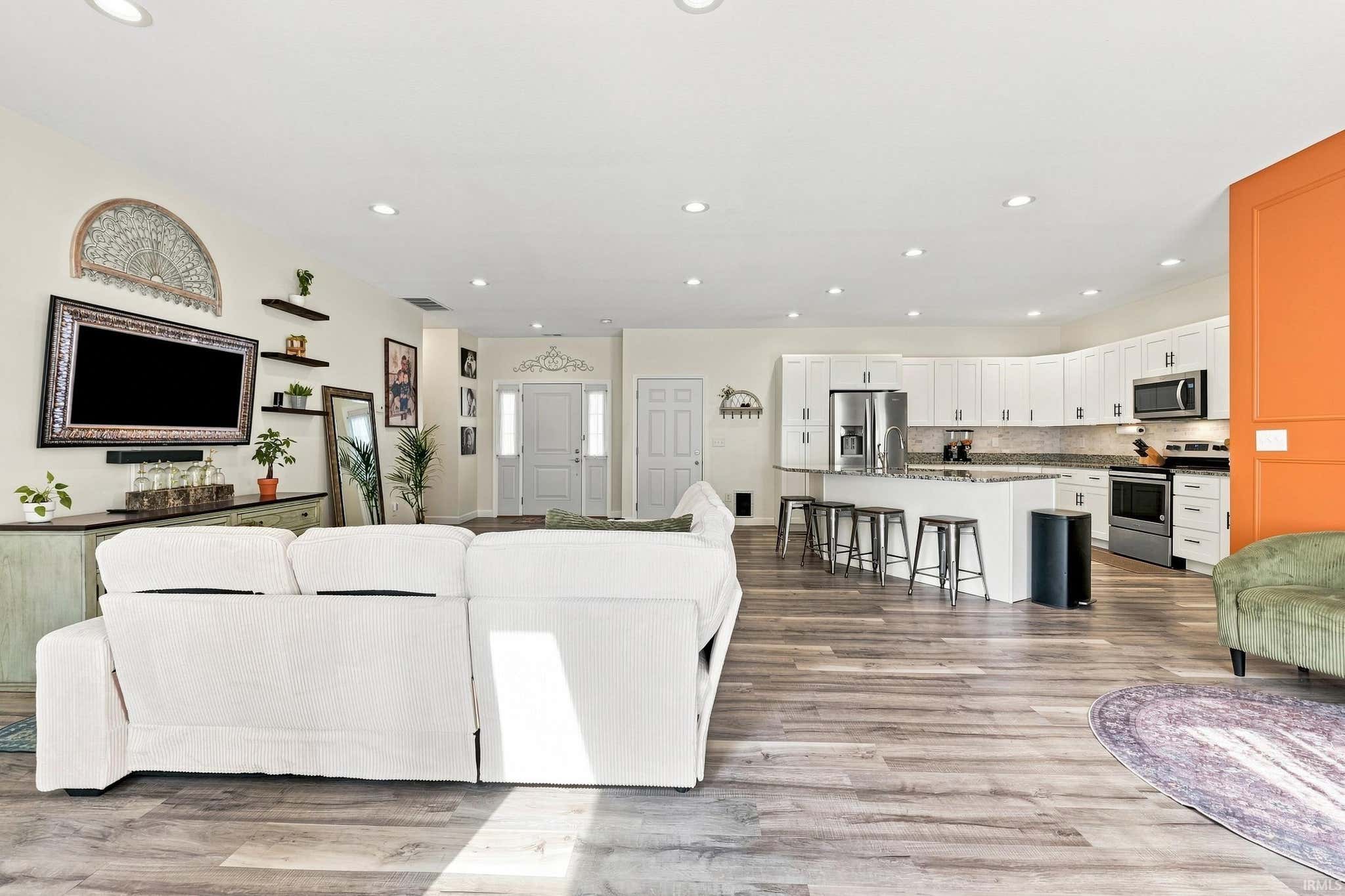 Image of 1338 N Santorini Drive