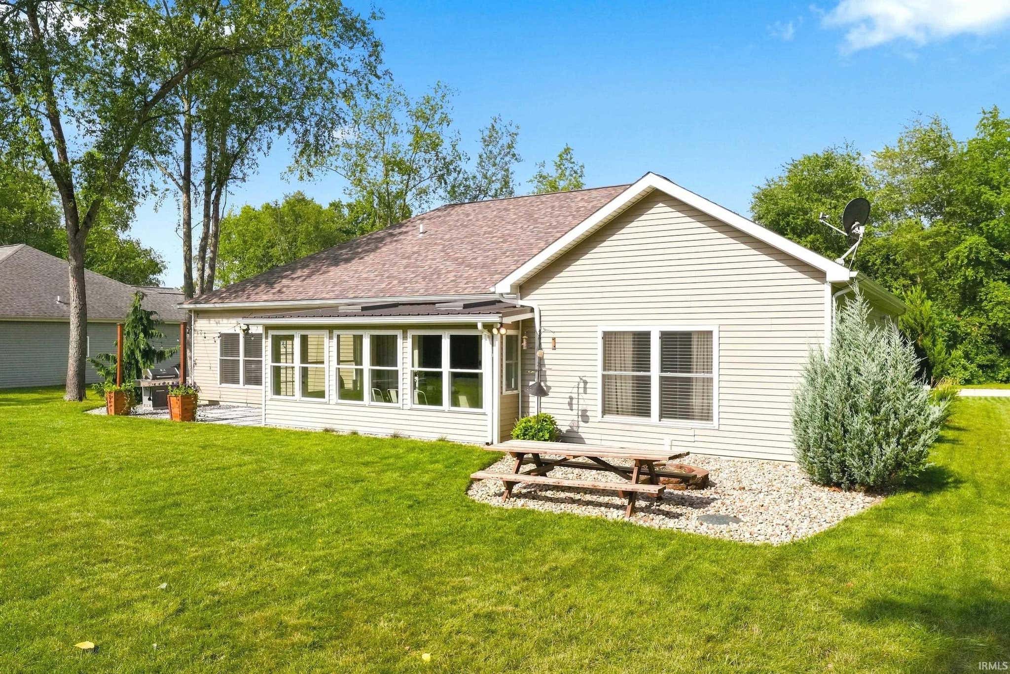 Image of 1338 N Santorini Drive