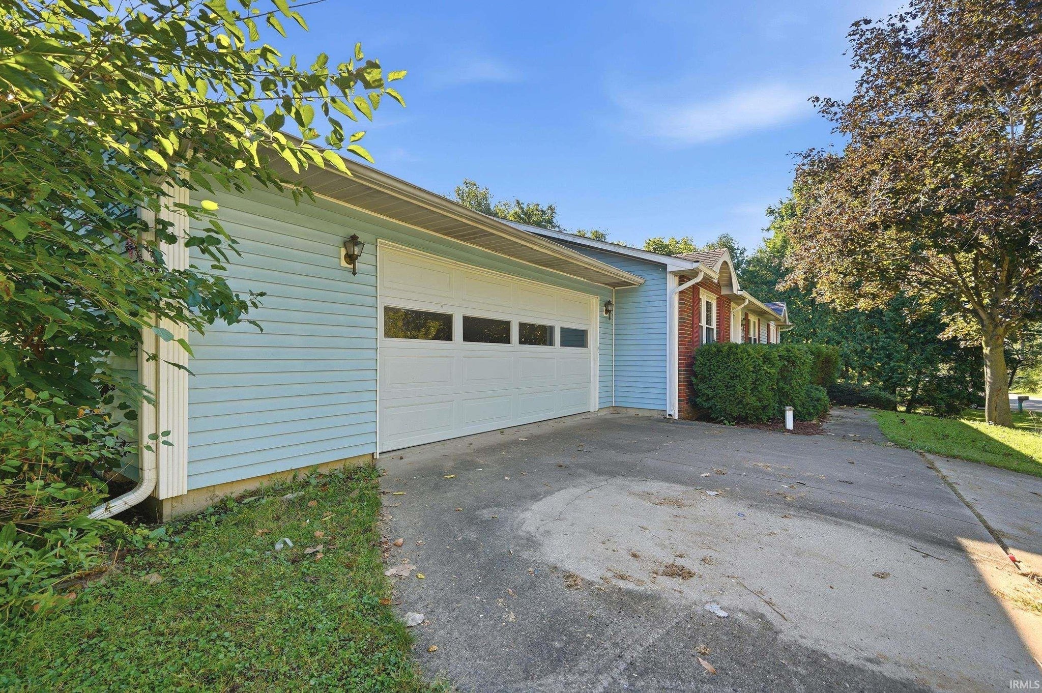 Image of 2906 S Woodland Trail
