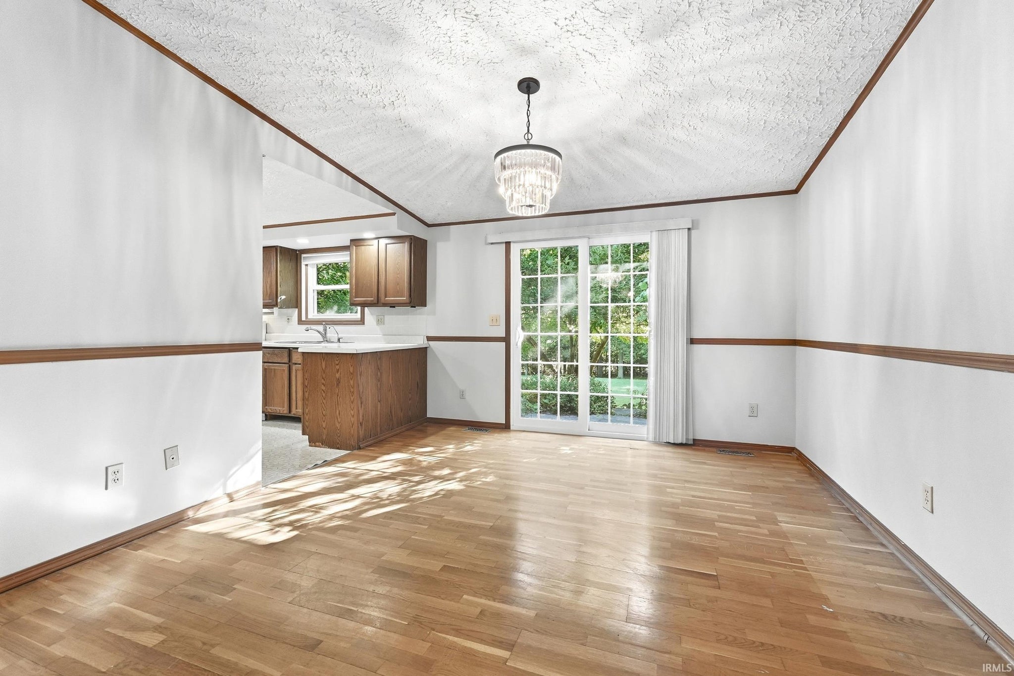 Image of 2906 S Woodland Trail