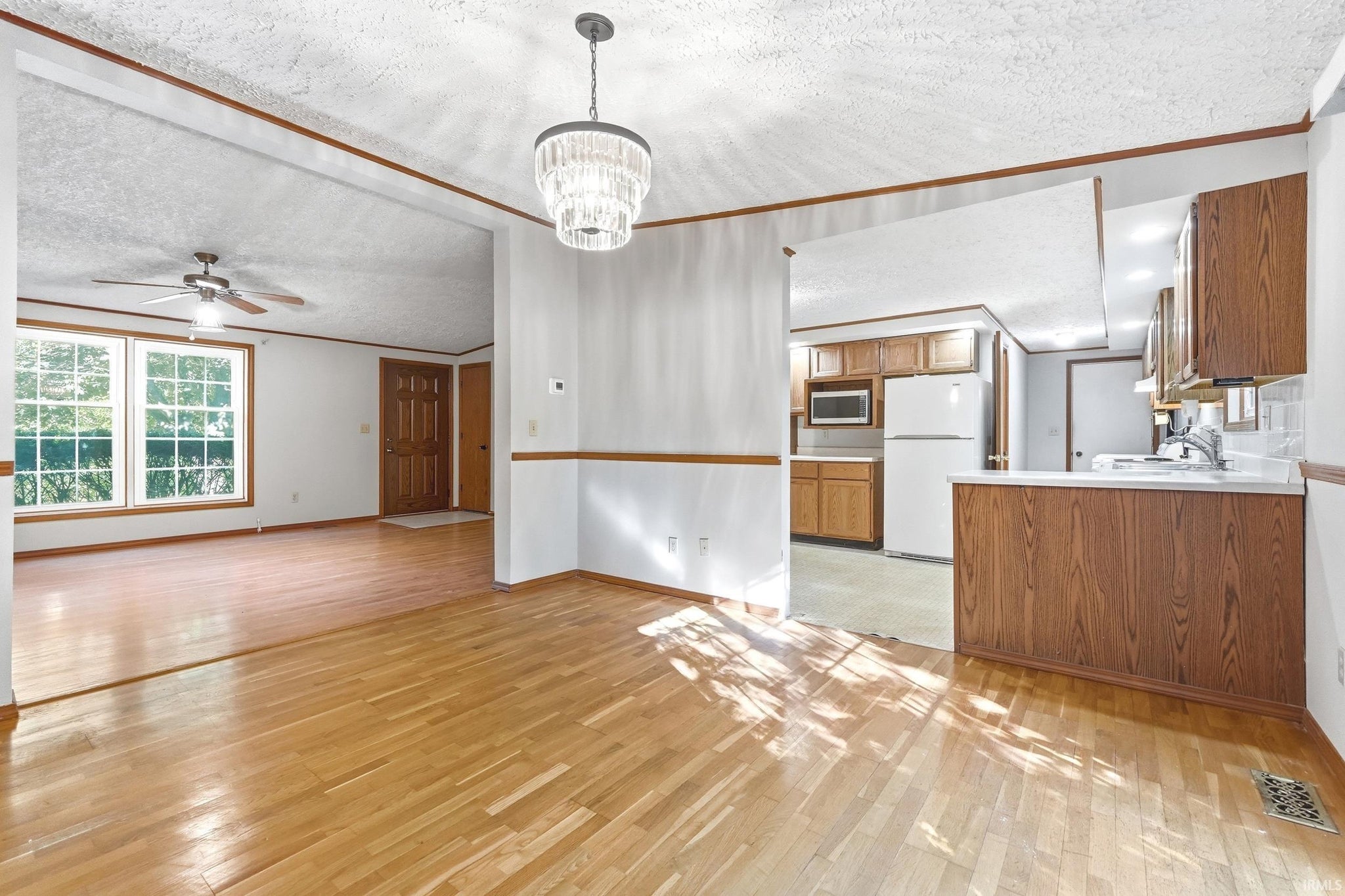 Image of 2906 S Woodland Trail