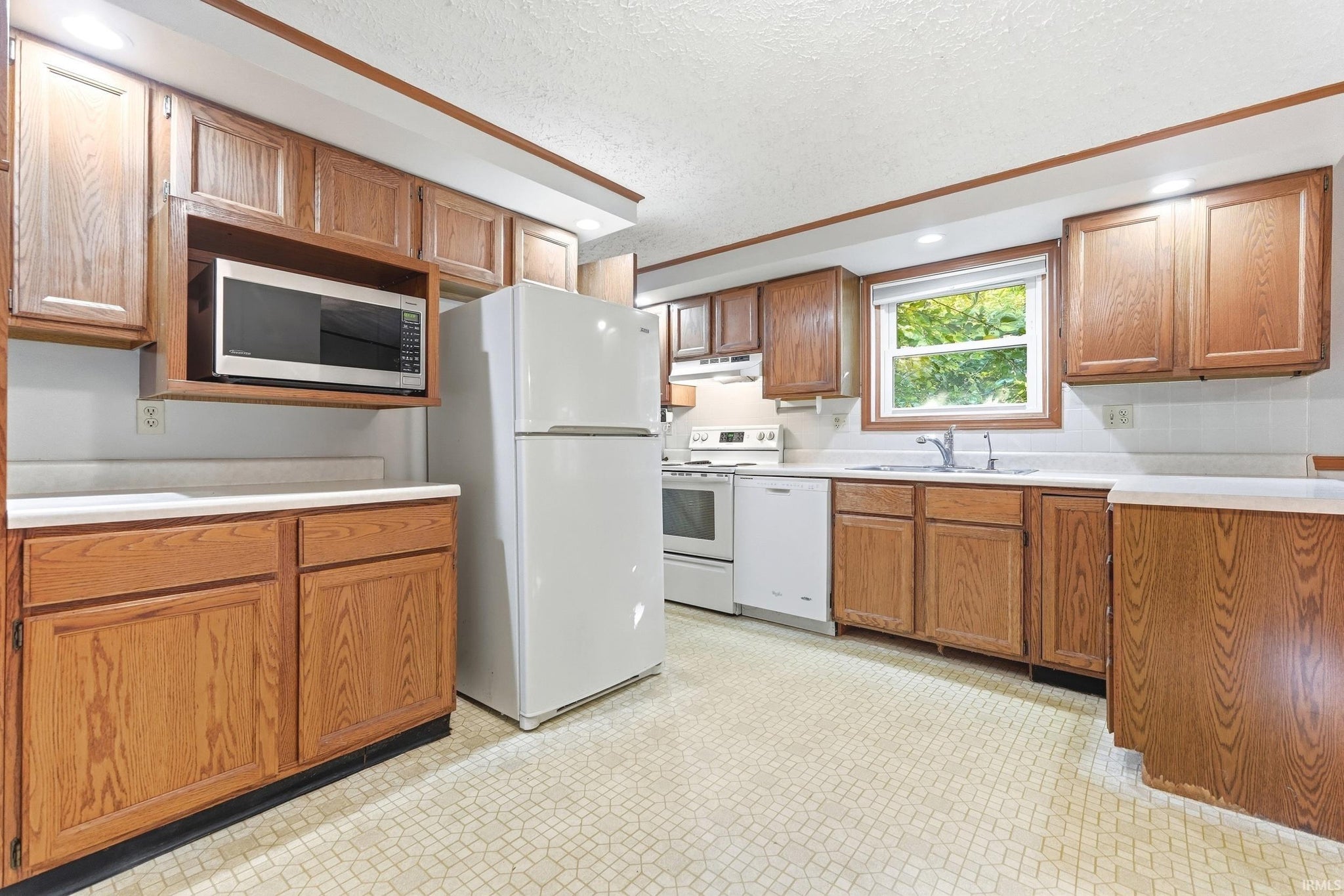 Image of 2906 S Woodland Trail