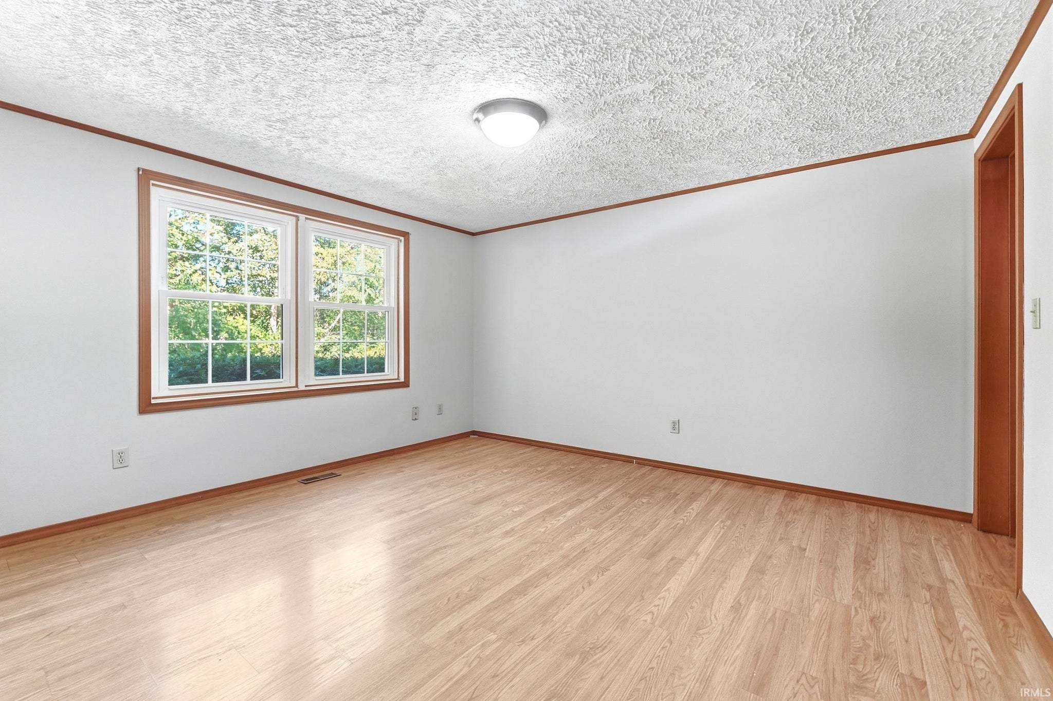 Image of 2906 S Woodland Trail