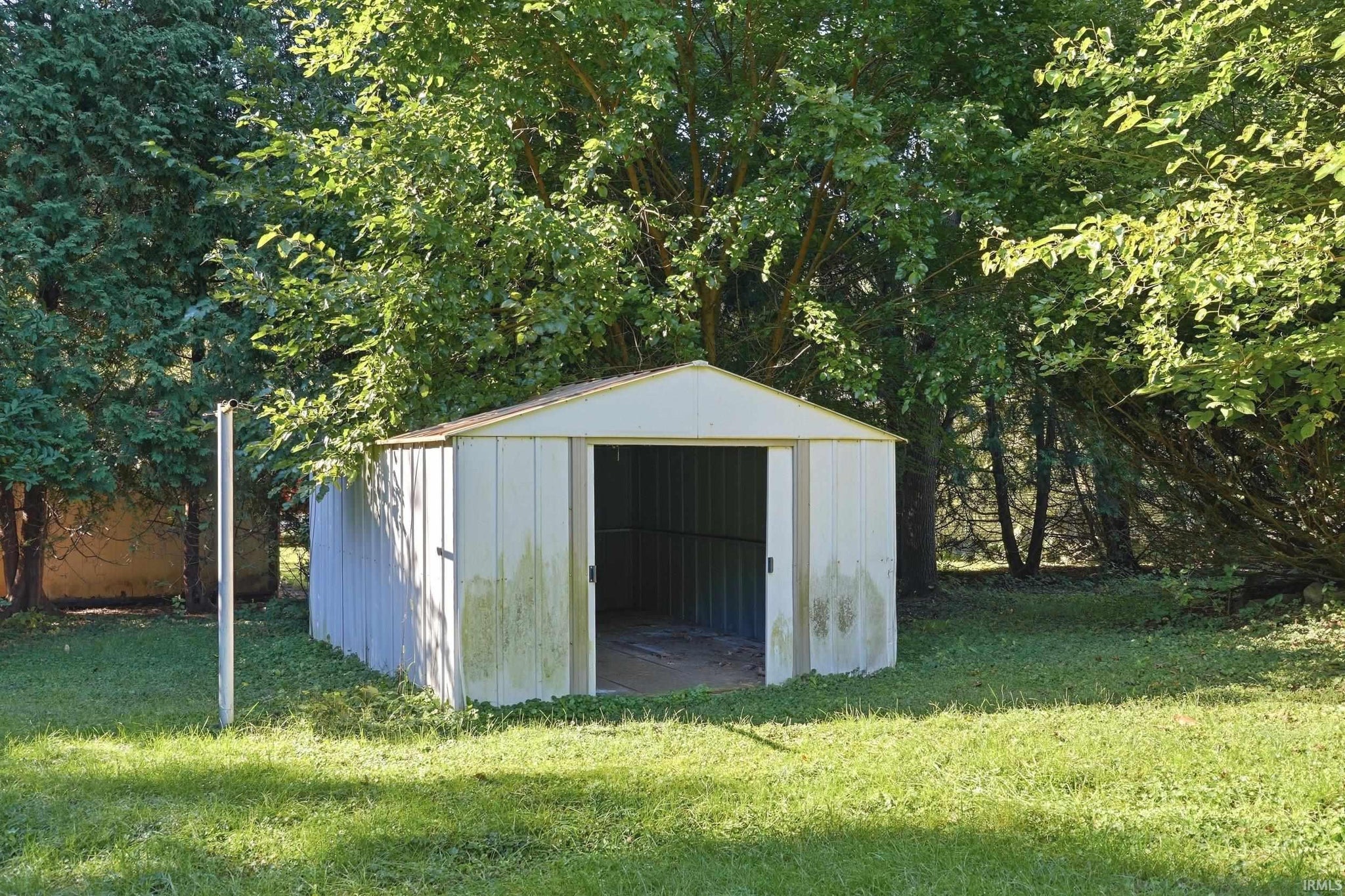 Image of 2906 S Woodland Trail